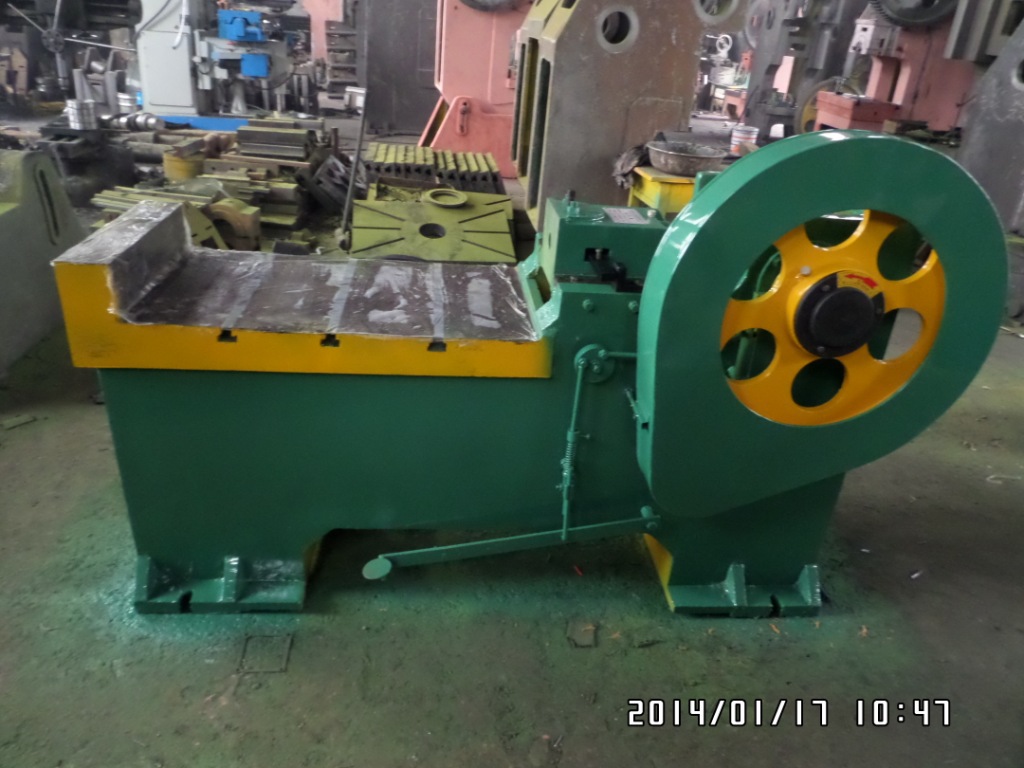 淄博東汐機(jī)械 25噸臥式普通沖床的專業(yè)選擇